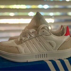 Adidas sneakers 7.5,  new